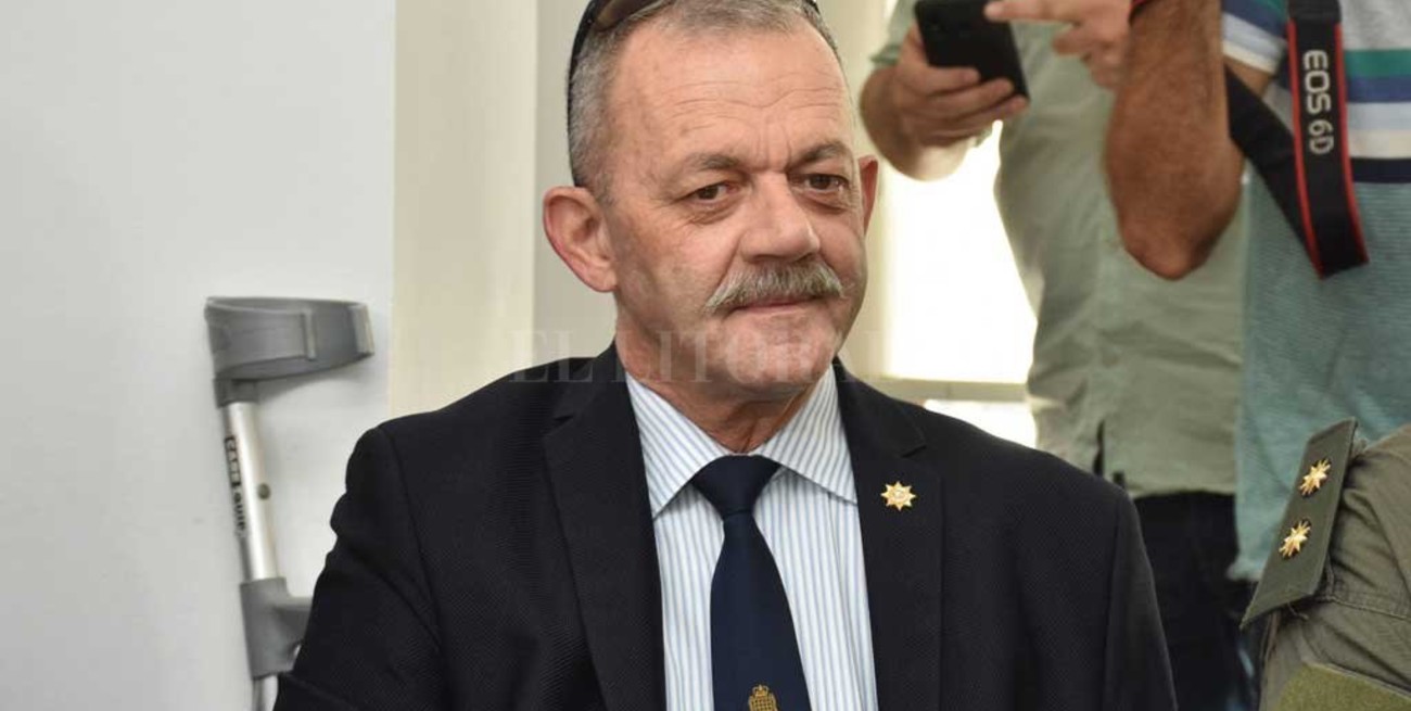 Víctor Sarnaglia: "En esta crisis lo que  hacen los policías es para aplaudir"