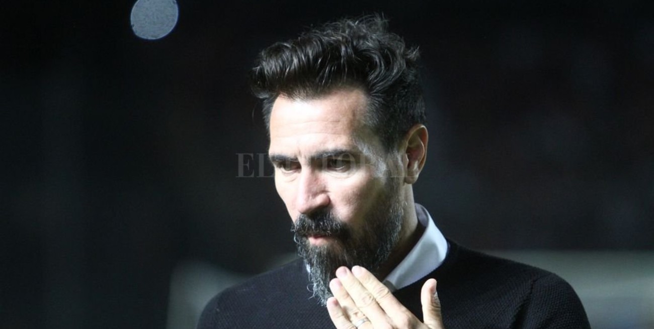 Alan Ruiz podría ser el 9 de Colón frente a Independiente