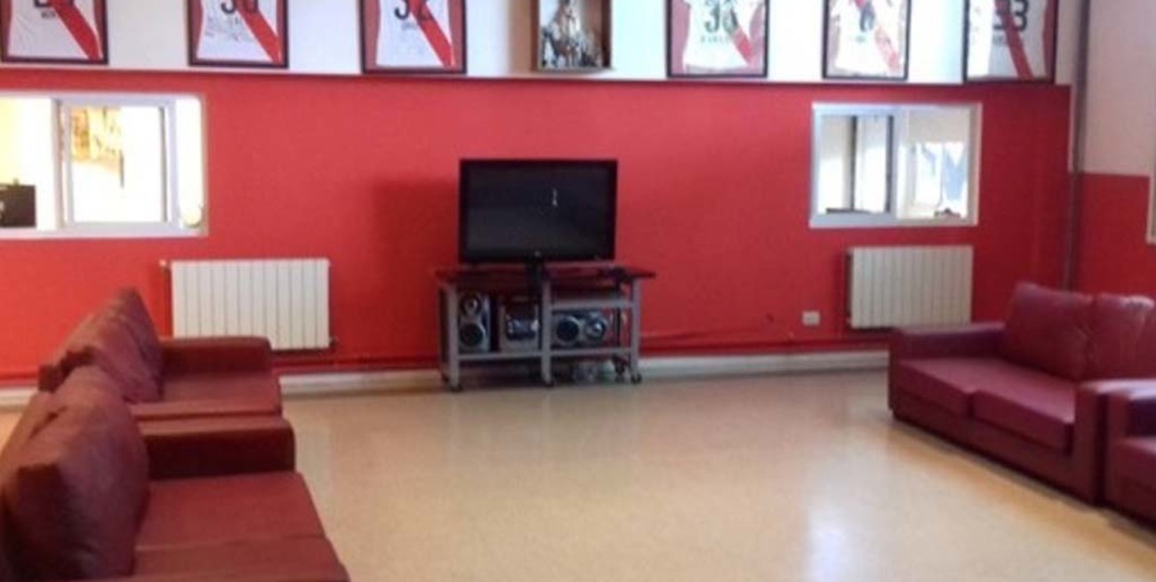 Denuncian casos de abuso sexual en la pensión de River