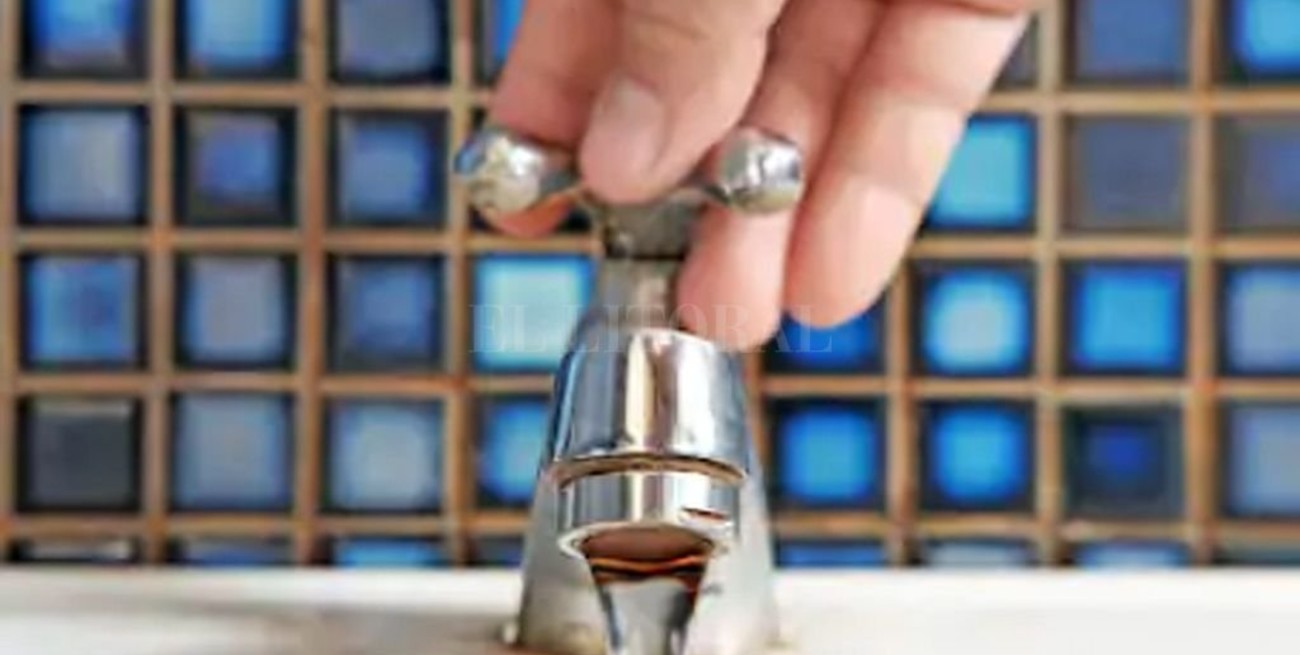 Falta agua en varios barrios de Paraná