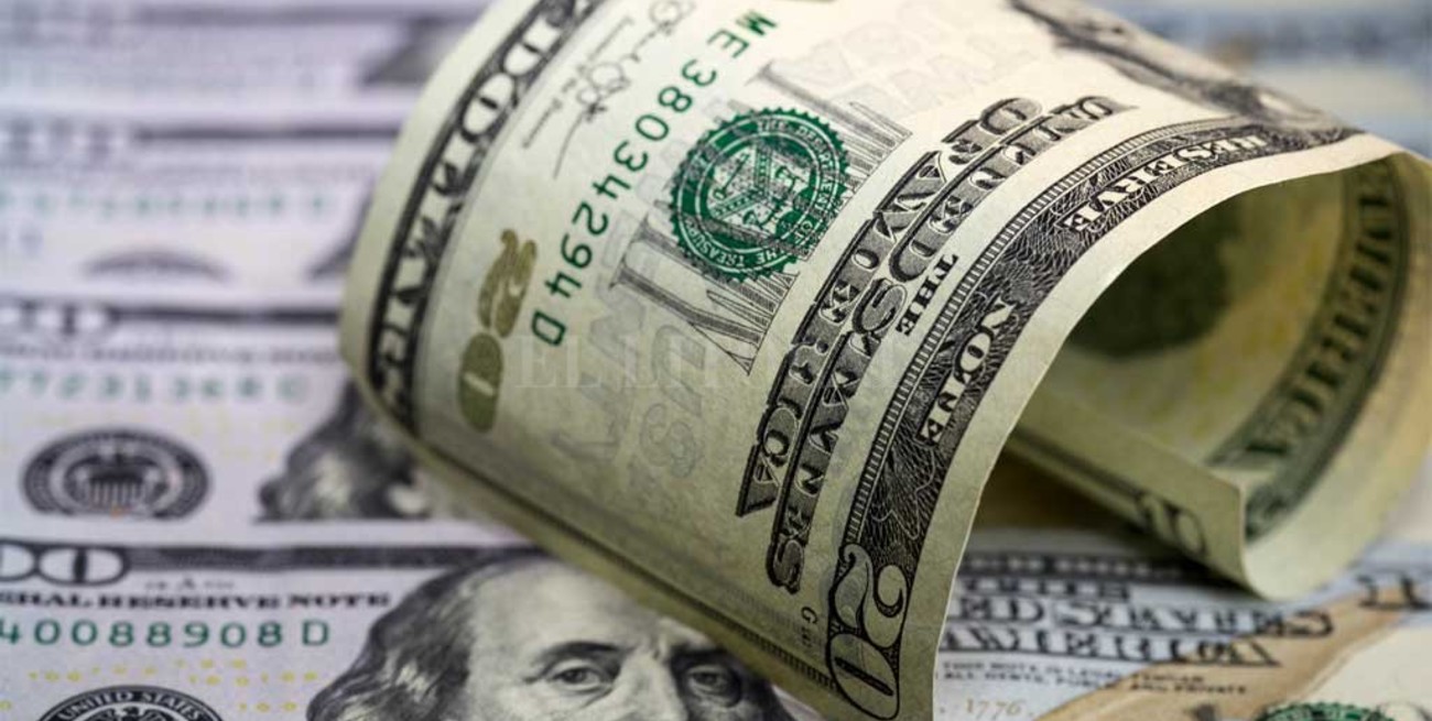 El dólar volvió a subir y cerró a 19.05 pesos