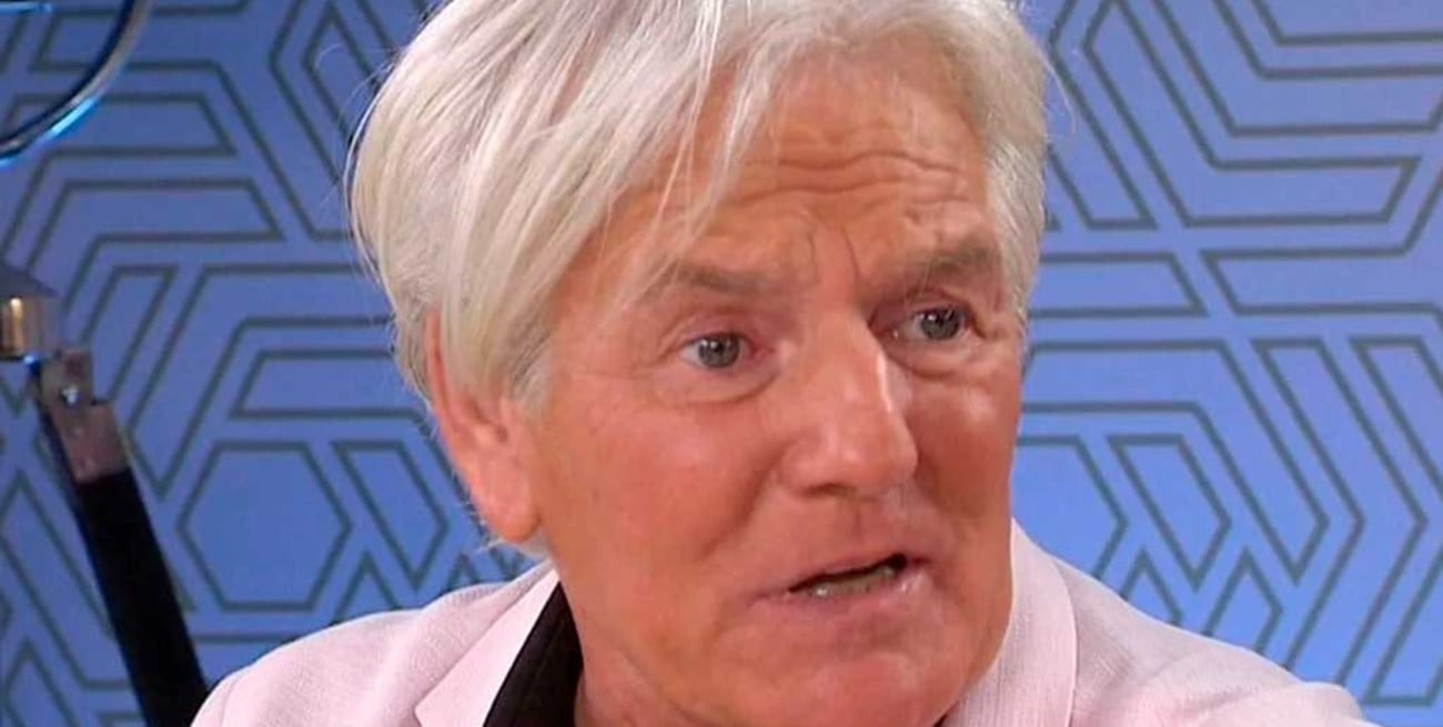 Video: Sergio Denis se cayó de un escenario y está grave