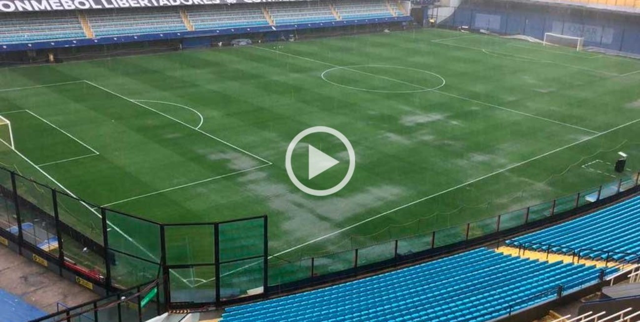 Un diluvio amenaza al césped de la Bombonera