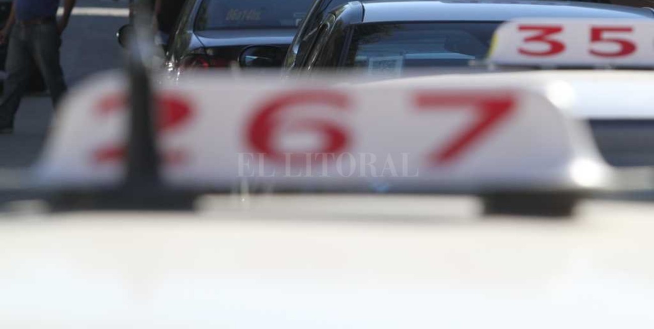 Asaltaron a un taxista en barrio Los Hornos