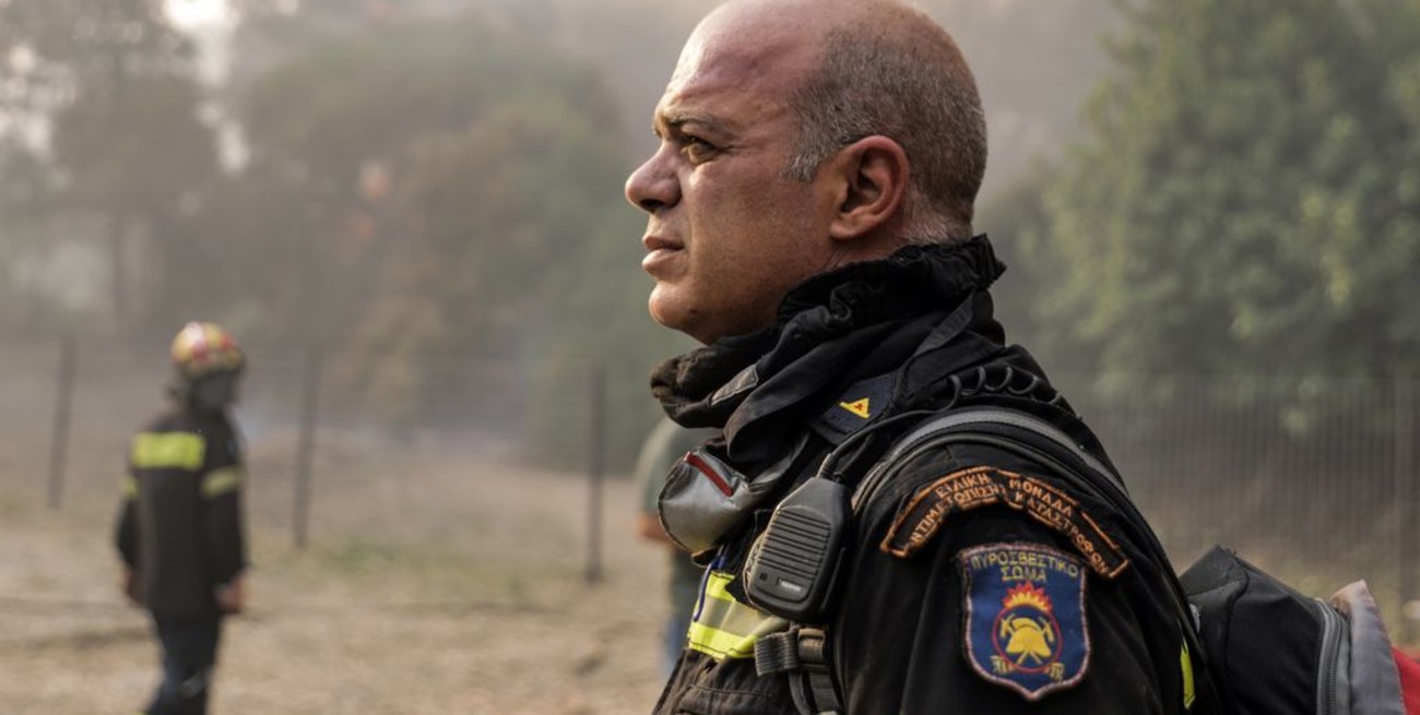 Grecia decretó luto nacional por 74 muertos en incendios forestales