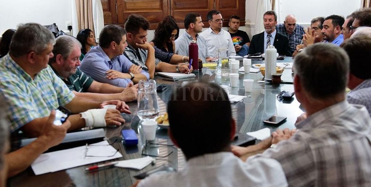 Los municipales acordaron la cláusula gatillo y pasaron a cuarto intermedio