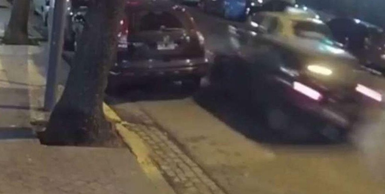 Descubrió que su esposa le era infiel, la persiguió y la atropelló con su auto