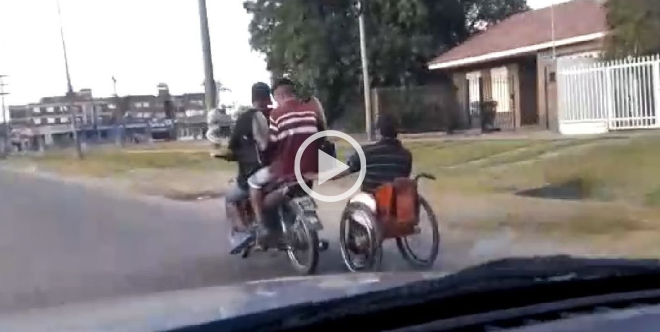 En silla de ruedas y a toda velocidad