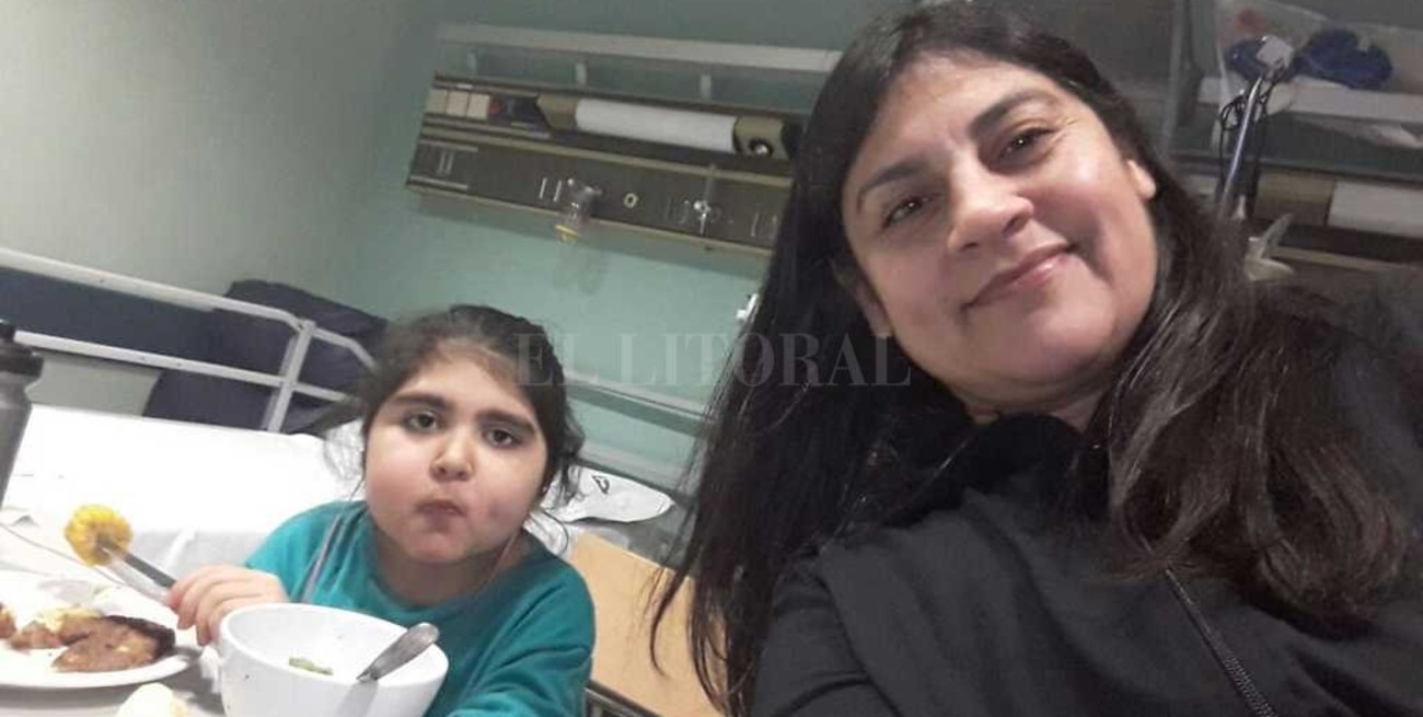 Julia espera por su segundo trasplante de corazón