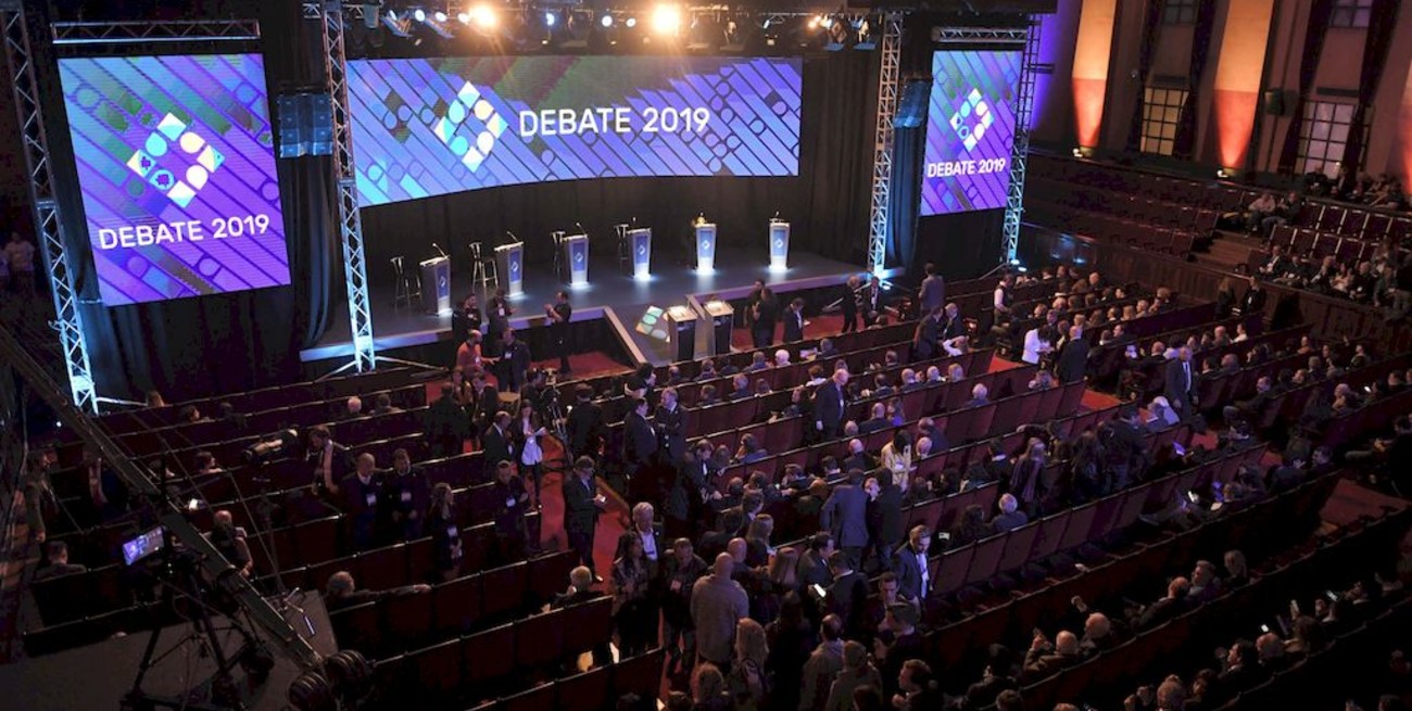 Los candidatos publican en Twitter sus frases más destacadas