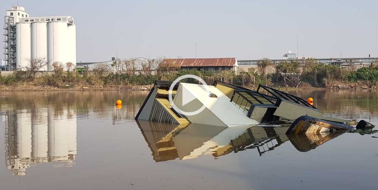Detalles del hundimiento de la casa flotante en el Puerto de Santa Fe