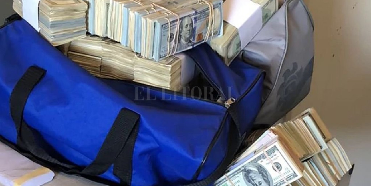 Detienen a funcionarios de la AFIP y hallan millones de dólares escondidos en bolsos
