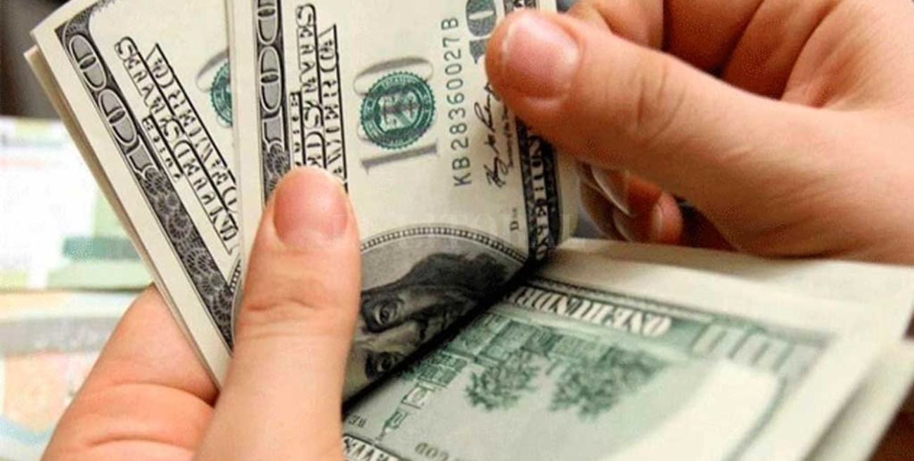 El dólar cerró este jueves a 19,15 pesos