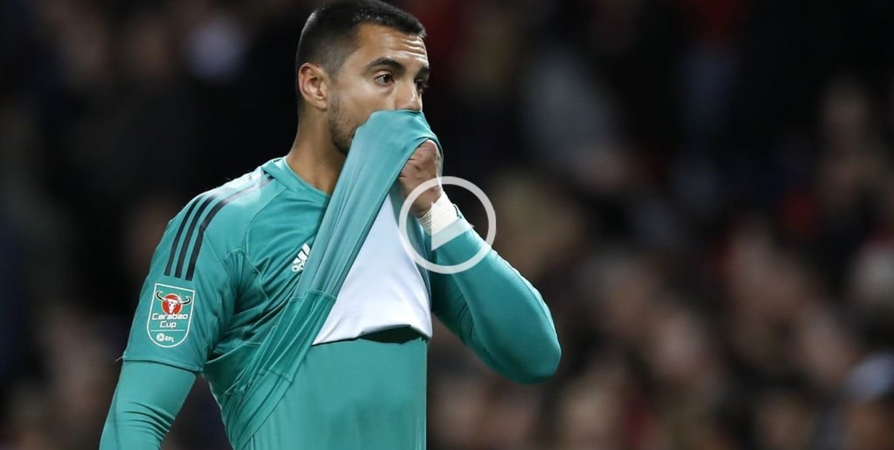 Tras 4 meses, Romero volvió a jugar en el Manchester United y fue expulsado