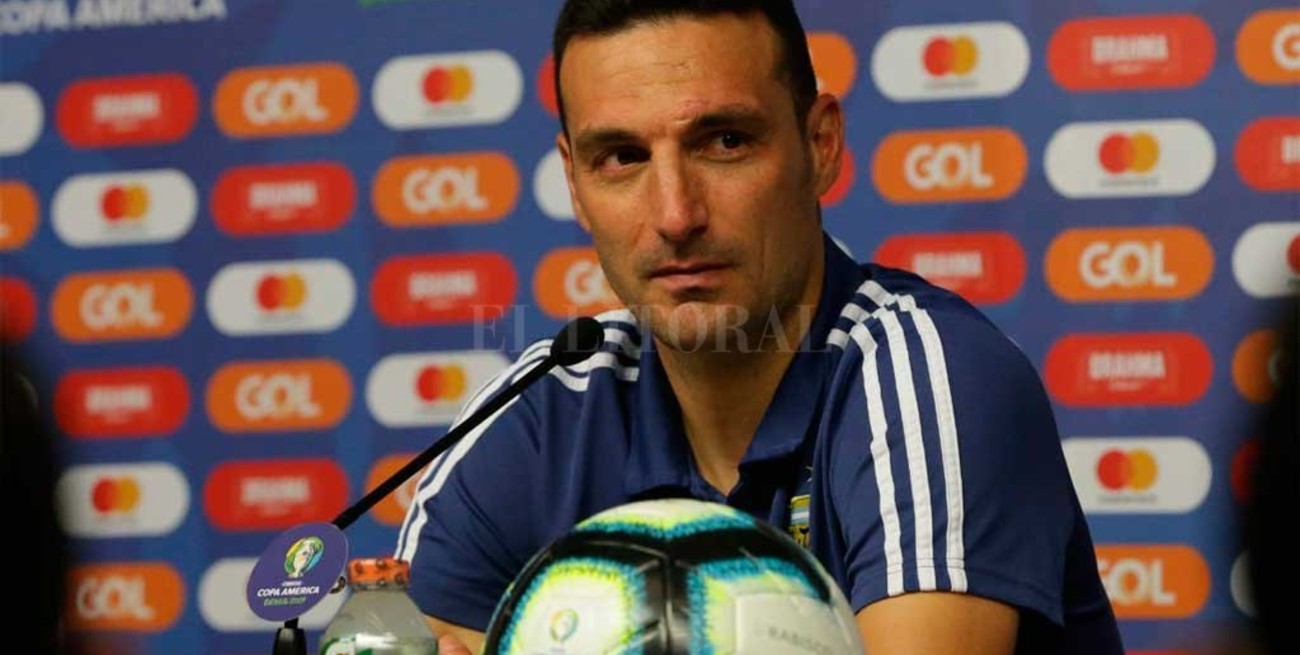 Scaloni no se mostró preocupado por su continuidad