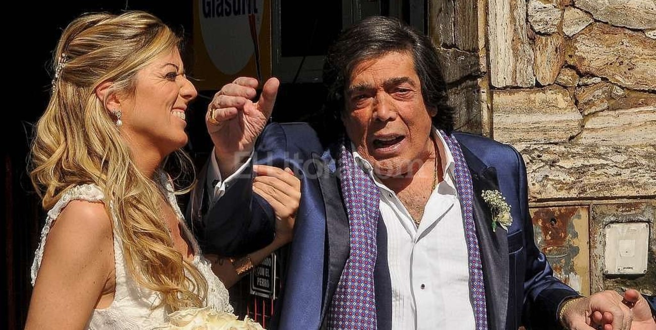 "Cacho" Castaña se casó en el Café la Humedad