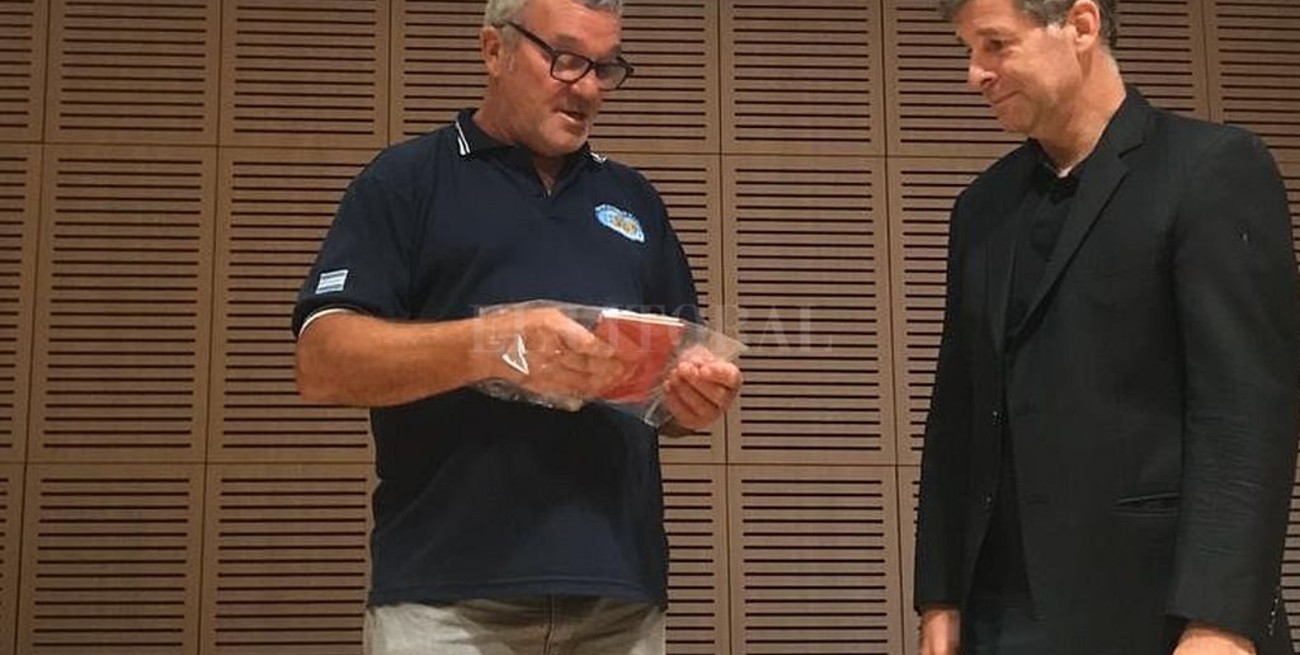 Un santafesino excombatiente de Malvinas se reencontró con el diario que escribió durante la guerra