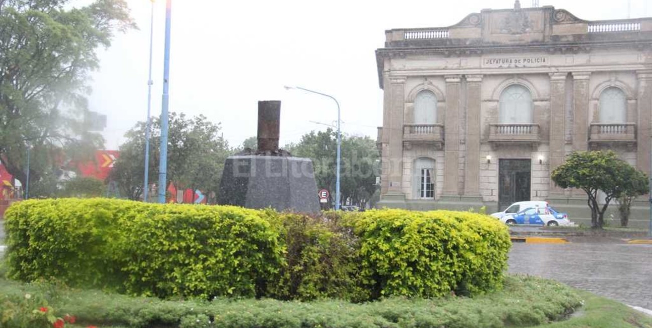 El mástil de la Jefatura ya no está