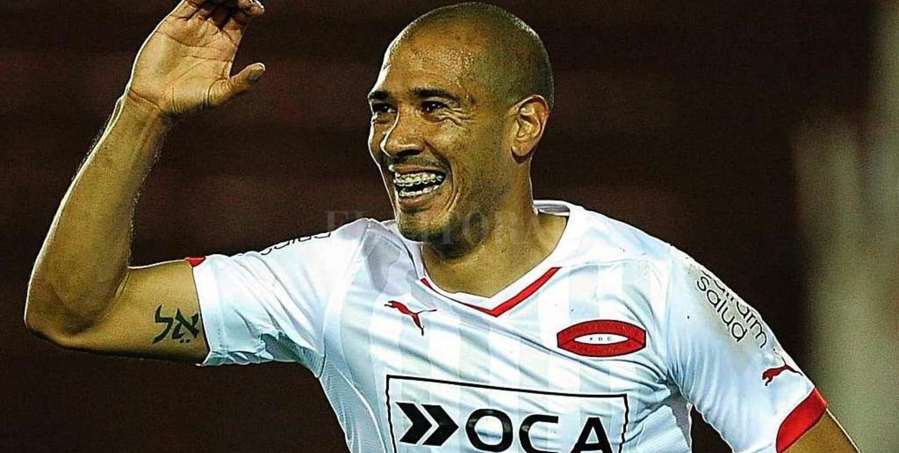 "Viruta" Vera es jugador de Colón