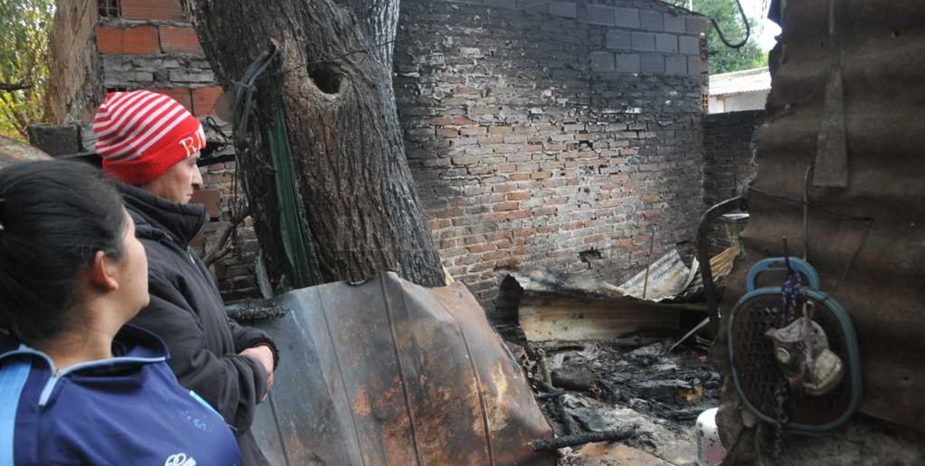 Se incendió una construcción y un hombre murió calcinado