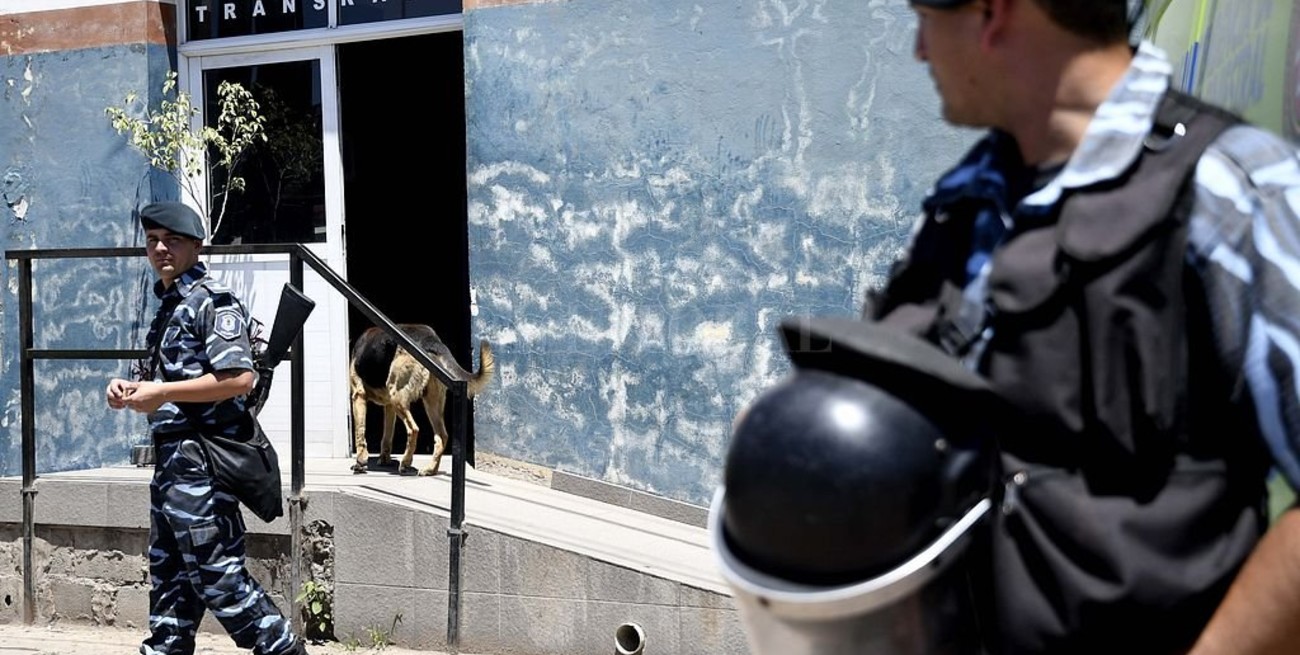 Ascienden a 8 la cantidad muertos por el incendio en una comisaría