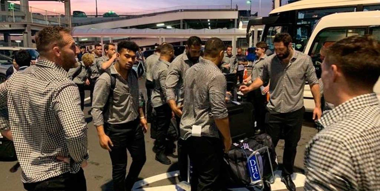 Video: así despidieron a los All Blacks en el aeropuerto