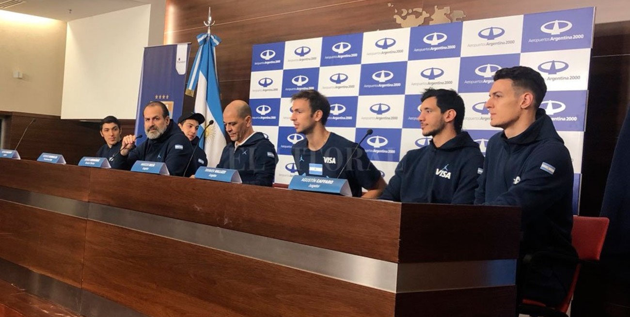 Tras disputar la final, el seleccionado de básquet regresó al país