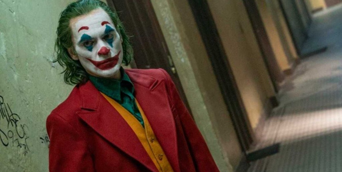 Joaquin Phoenix gana el Oscar por su dramática interpretación del Guasón