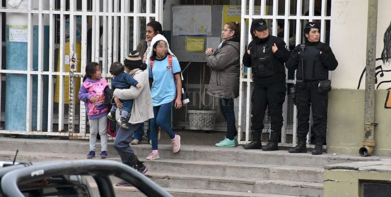 Con patrullajes, buscan pacificar el Fonavi Centenario tras los tiroteos