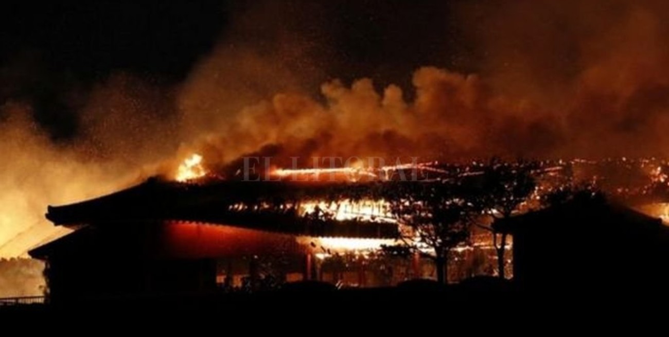 Daño total: el castillo japonés Shuri de Okinawa ardió durante nueve horas