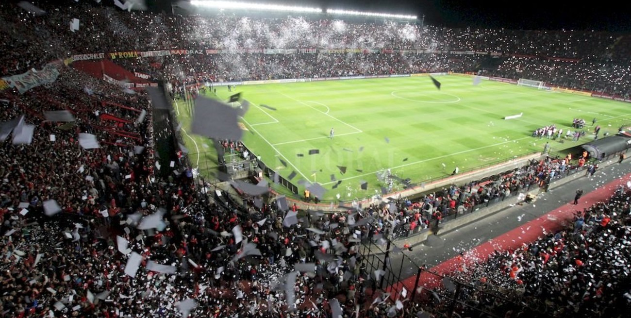 Colón abre cancha: pantalla gigante