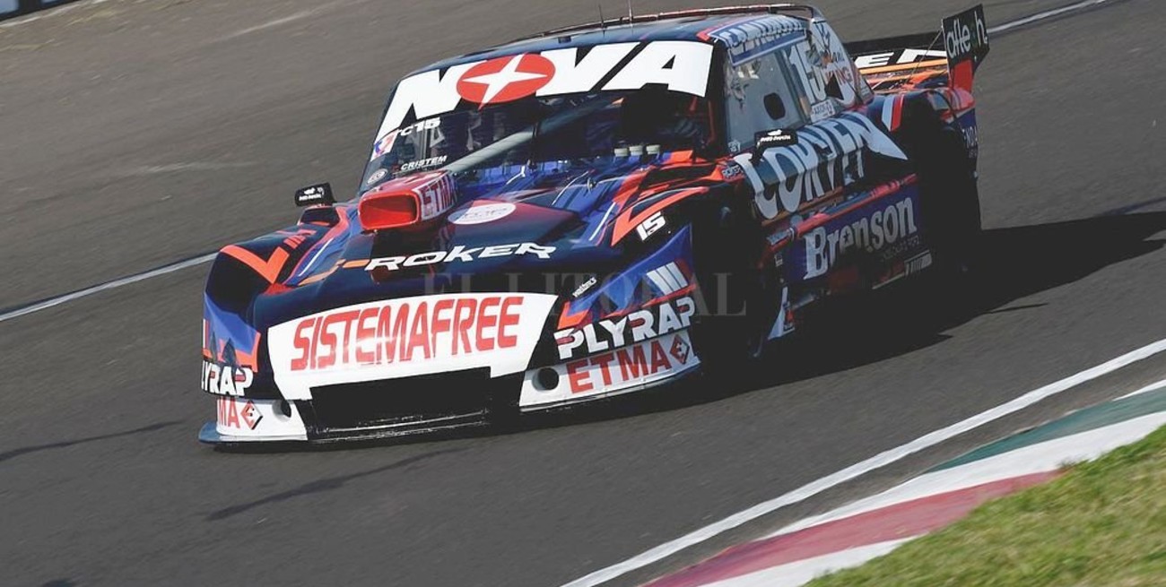 Rossi y los Ford de paseo por Paraná