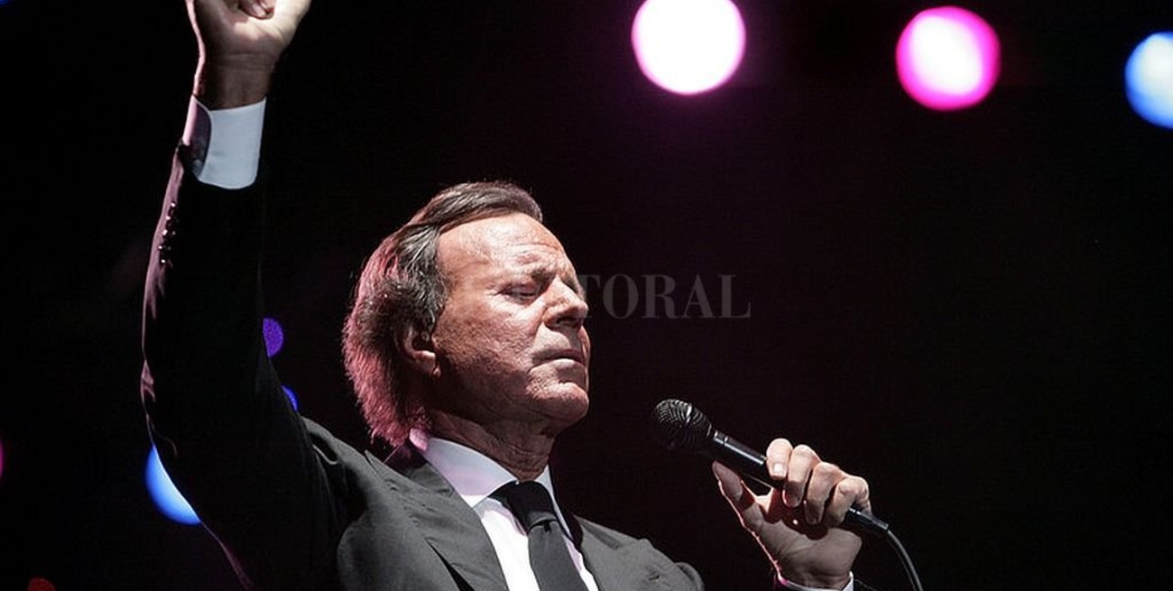 Julio Iglesias emitió un mensaje de consuelo para familiares de víctimas del coronavirus