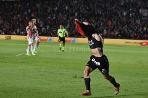 Manuel Alberto Fabatía Su futuro en Denver. La franquicia de la MLS de Estados Unidos que se fijó en las condiciones del  Tucu  Brian Galván se llama  Colorado Rapids , con sede en la ciudad de Denver. Allí, por ejemplo, jugó hace varios años y fue campeón el recordado Claudio  Piojo  López. Si bien nadie lo dice, el club se habría asegurado al juvenil sabalero.