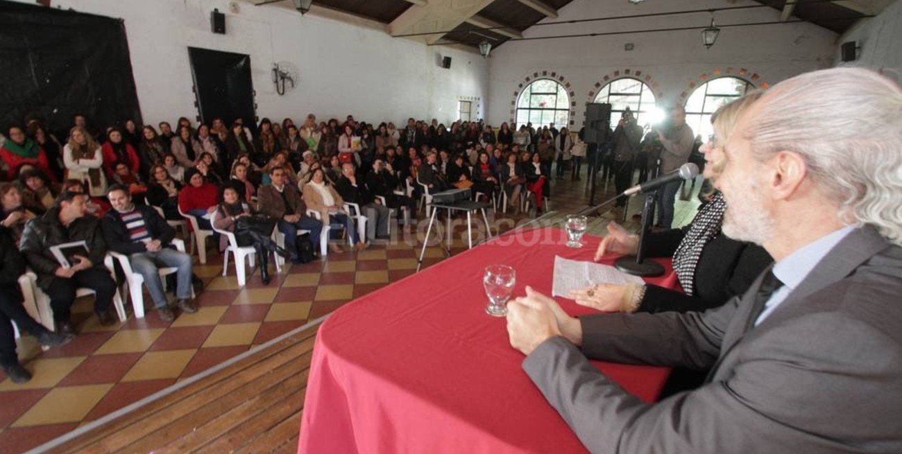 Día de examen a docentes: "Esto ya es un éxito, rindan como rindan"