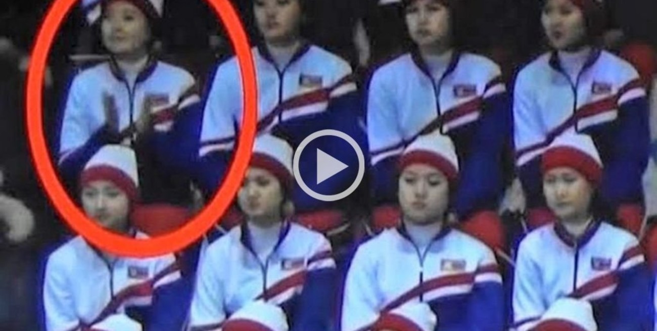 Una animadora de Corea del Norte aplaudió "sin querer" a patinadores estadounidenses