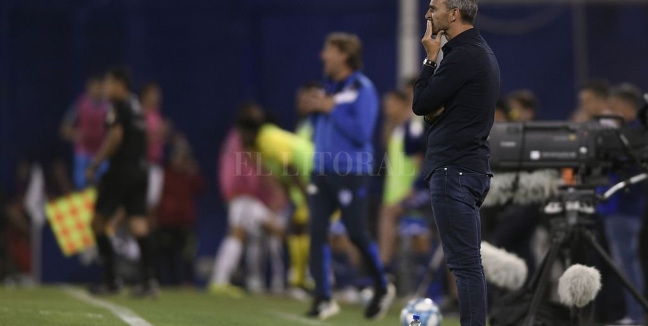 Lavallén estaba afuera pero va a dirigir ante Aldosivi