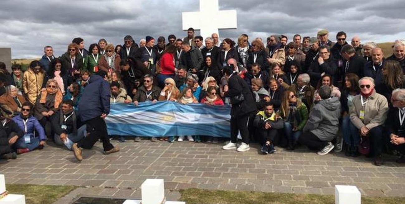 Familiares de caídos viajaron a Malvinas para homenajear a los nuevos soldados identificados