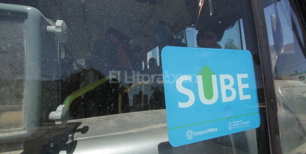 Colectivos urbanos ya cobran el boleto con aumento