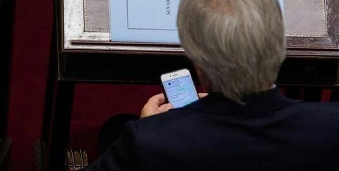 Se filtró un chat entre Pinedo y Frigerio sobre senadores del peronismo