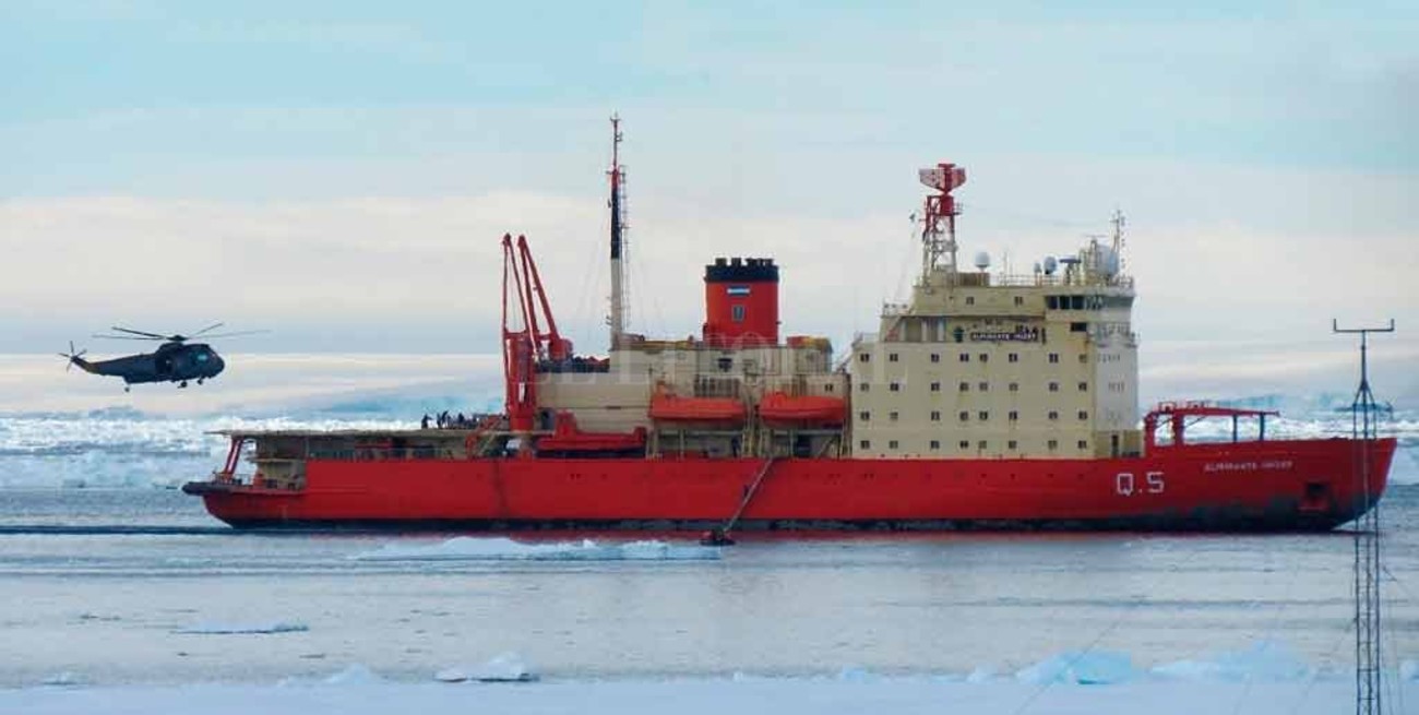 Militares argentinos rescataron a un grupo de científicos varado en La Antártida