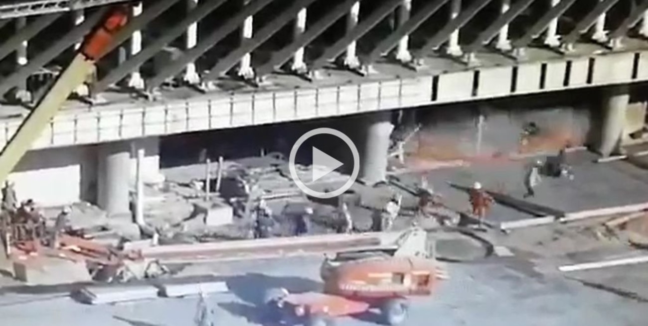 Video: el momento del derrumbe en el aeropuerto de Ezeiza