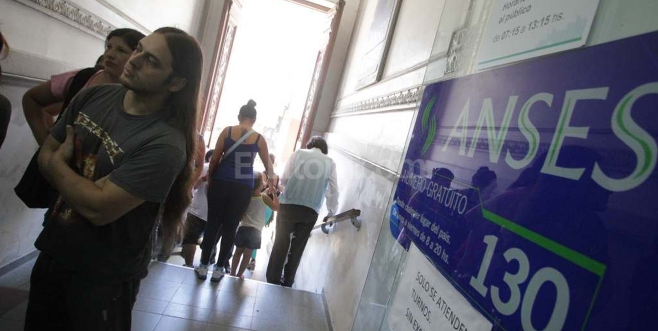 1,2 millones de niños nuevos empiezan a cobrar la Ayuda Escolar