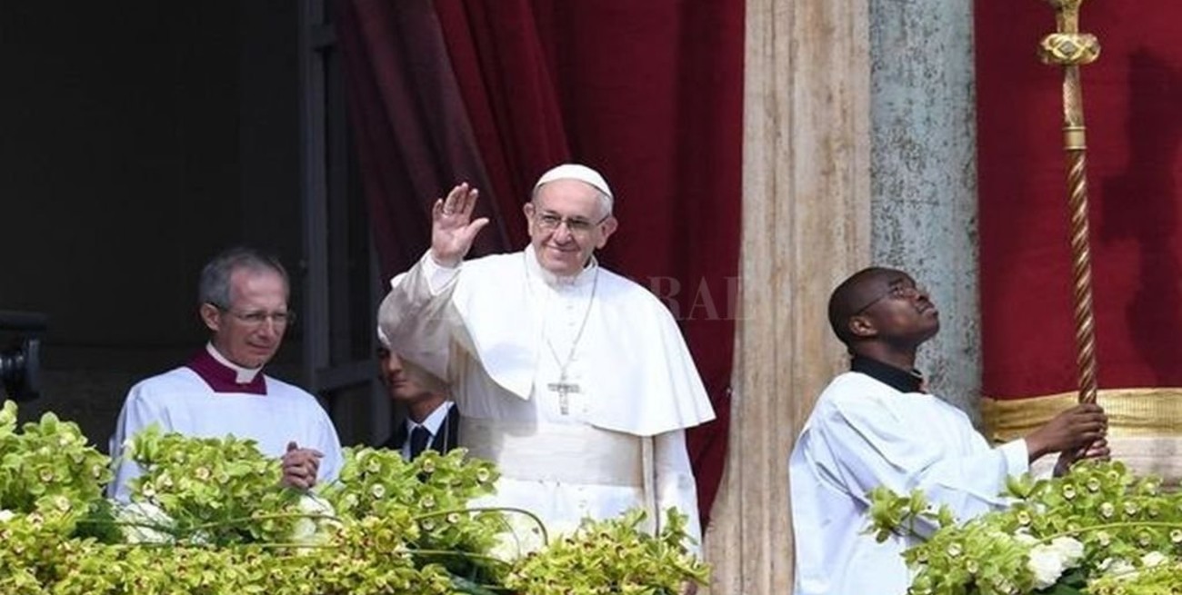 En su bendición por Pascua, Francisco pidió por Tierra Santa, Venezuela y Siria