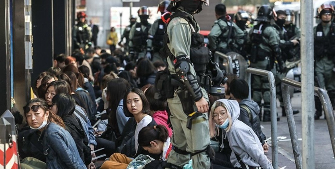 La policía de Hong Kong puso fin asedio a la universidad tomada por manifestantes