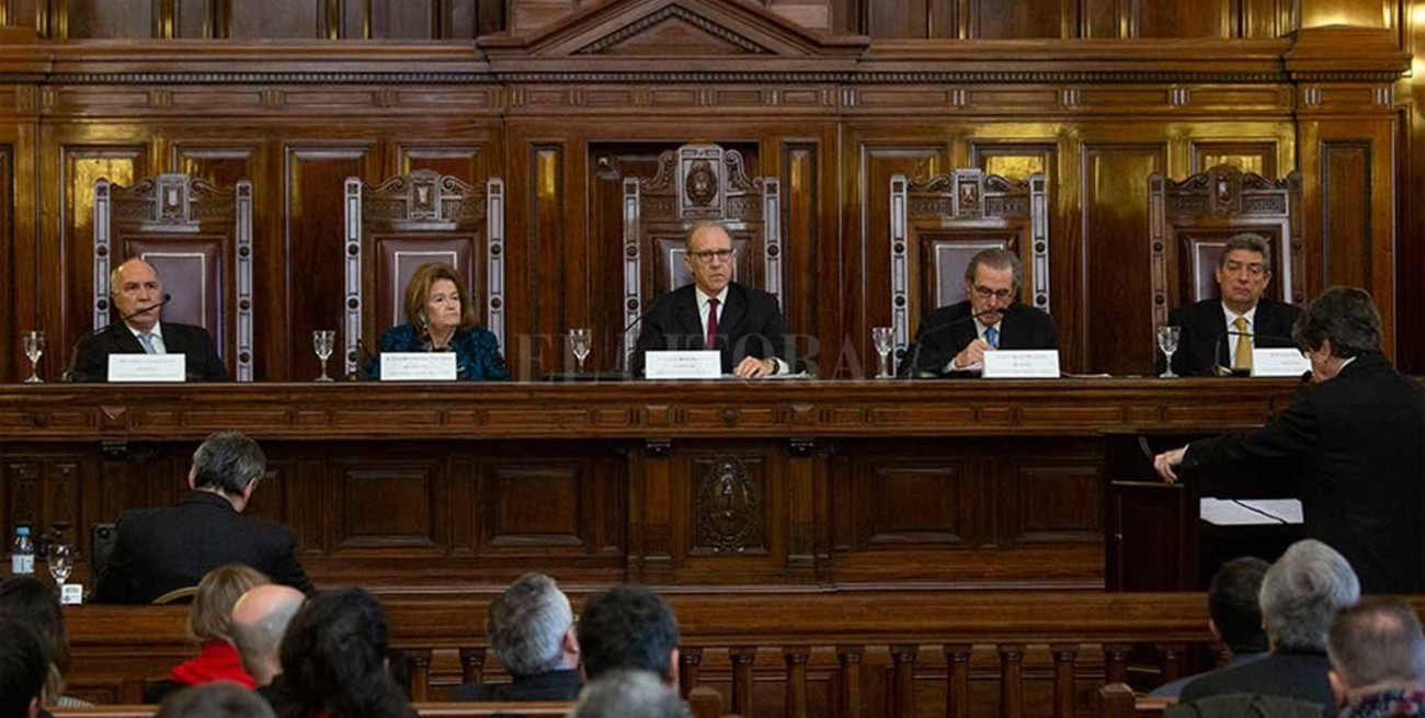 Jueces de la Corte Suprema donan el 25% de sus salarios por el coronavirus