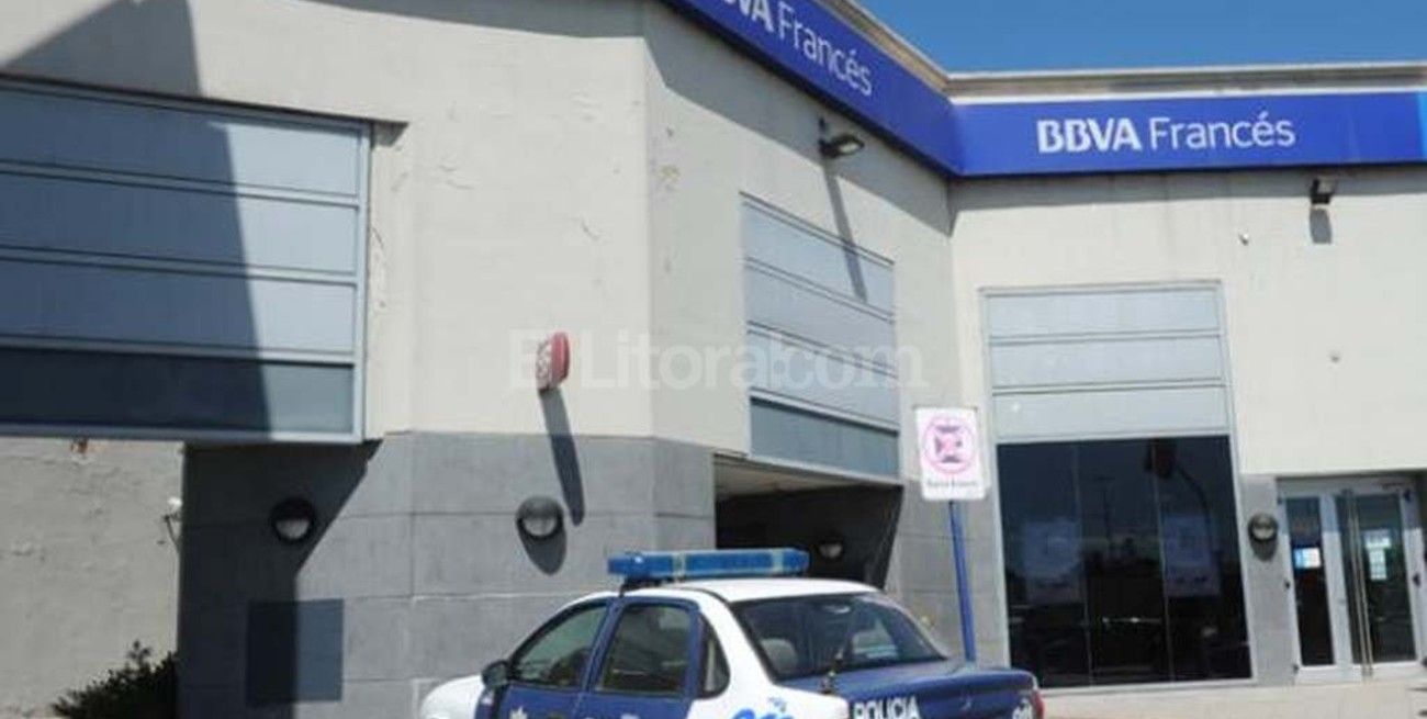 Rosario: hicieron explotar un cajero automático pero no pudieron robarse la plata