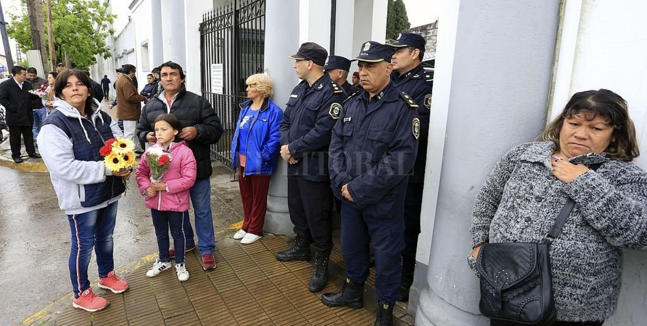 Último adiós a Sheila en medio de un fuerte operativo policial
