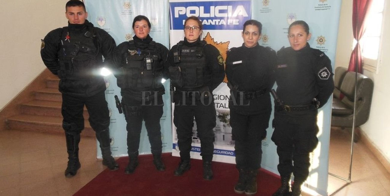 Policías santafesinos salvaron a un bebé de morir asfixiado