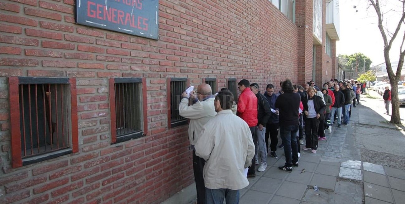 Conflicto con Utedyc: Colón garantizó la apertura del estadio